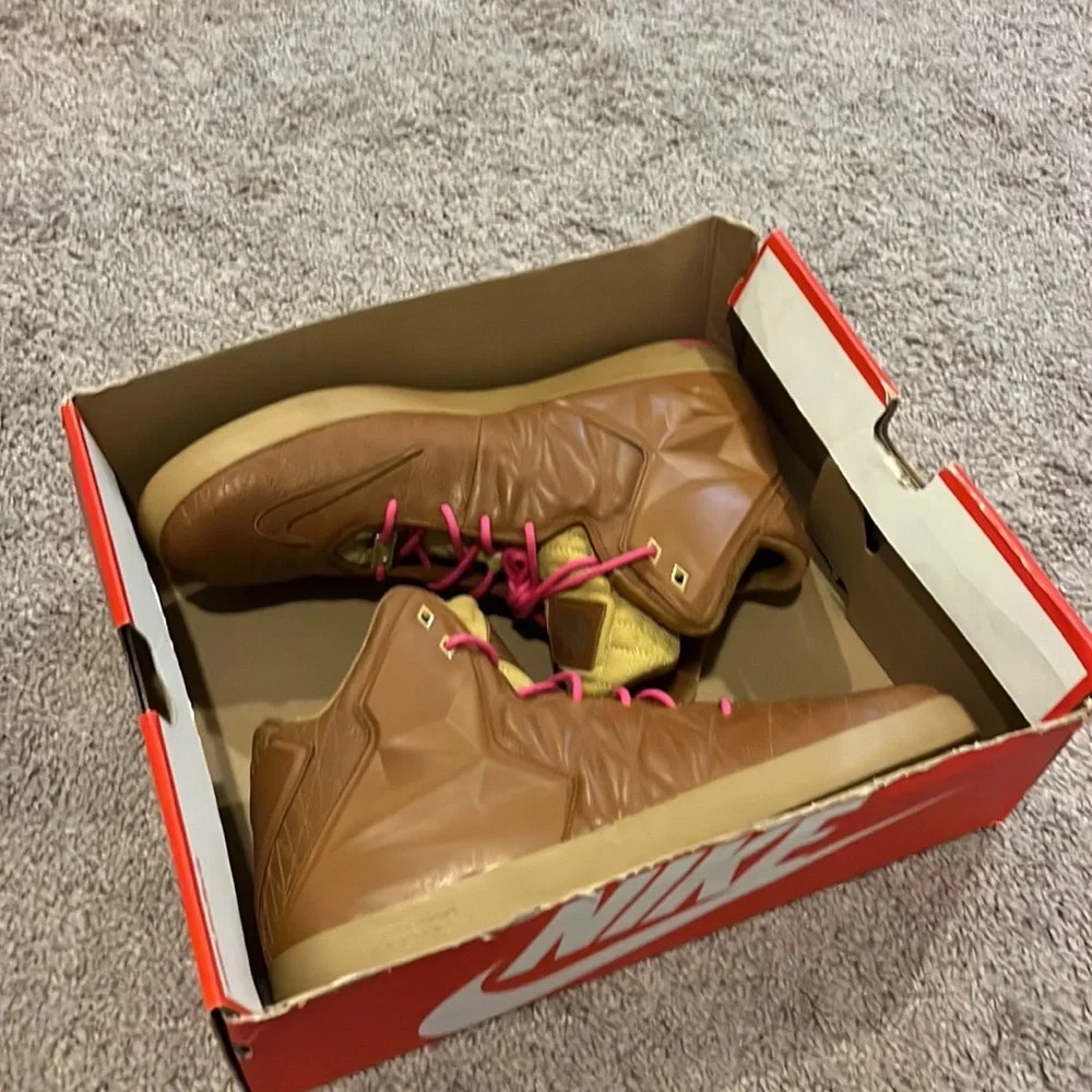 Nike Brown High-Top Sneakers with Pink Laces